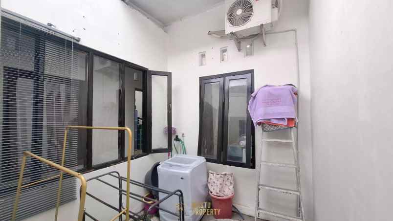 dijual rumah pugeran maguwoharjo depok