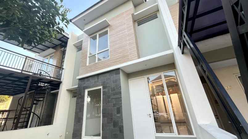 dijual rumah puri indah ketintang