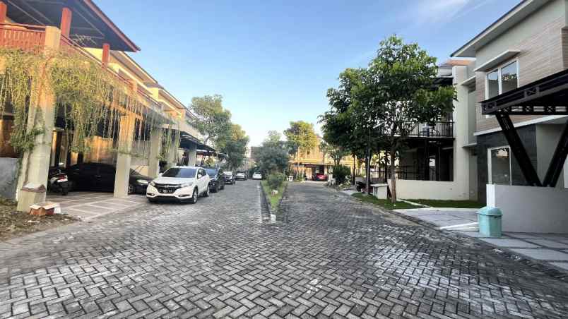 dijual rumah puri indah ketintang