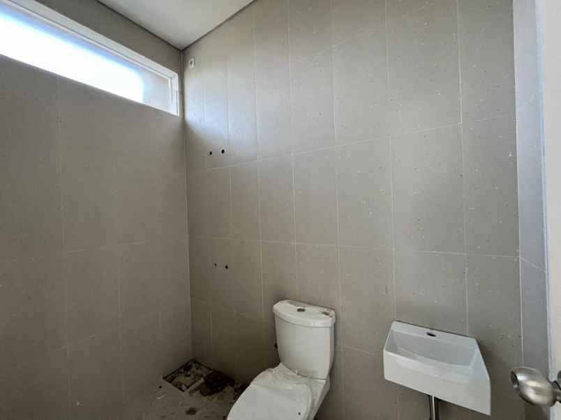 dijual rumah puri indah ketintang