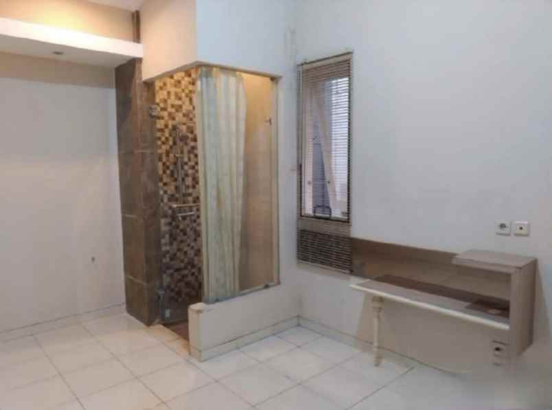 dijual rumah purimas