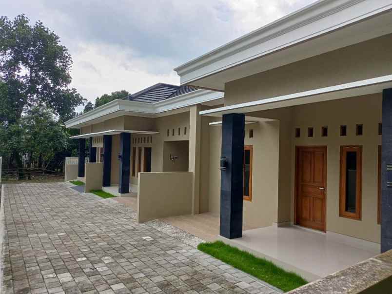 dijual rumah purwomartani