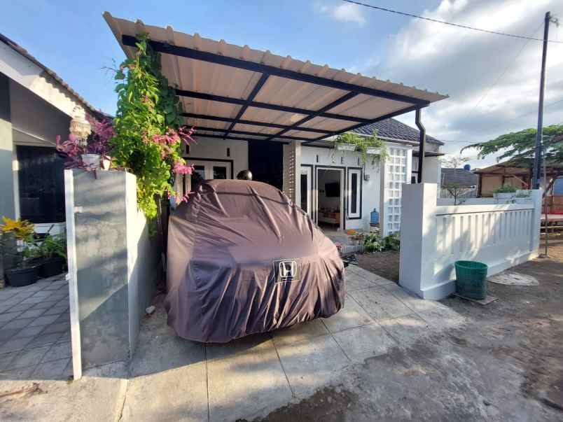 dijual rumah purwomartani