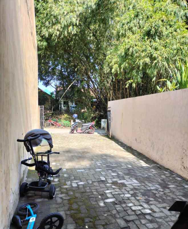 dijual rumah purwomartani