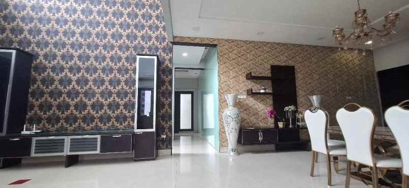 dijual rumah raffles hills cibubur