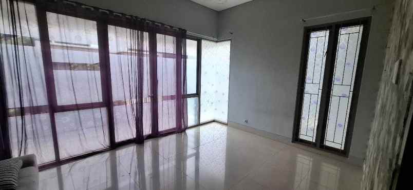 dijual rumah raffles hills cibubur