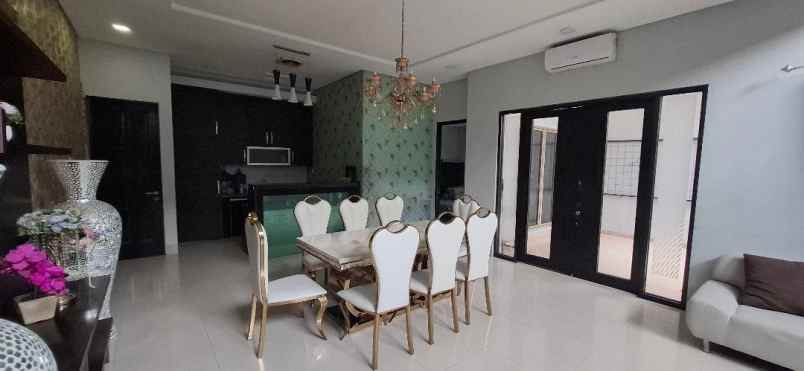 dijual rumah raffles hills cibubur