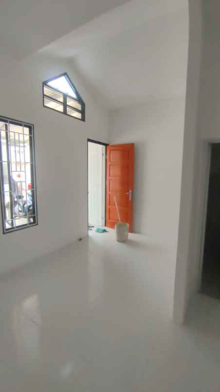 dijual rumah rawageni