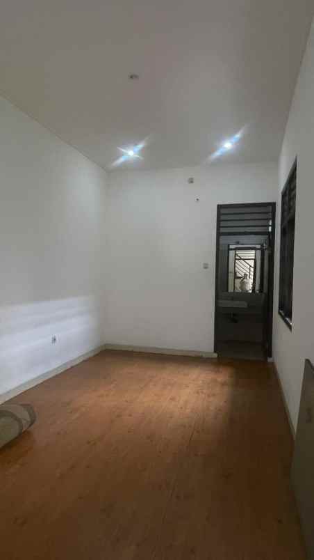 dijual rumah rengas ciputat timur