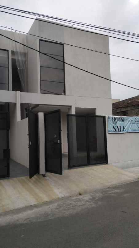 dijual rumah riung arum riung bandung