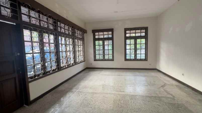 dijual rumah rumah salemba jakarta pusat