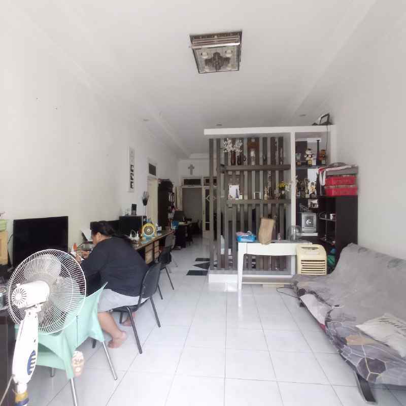 dijual rumah rungkut barata