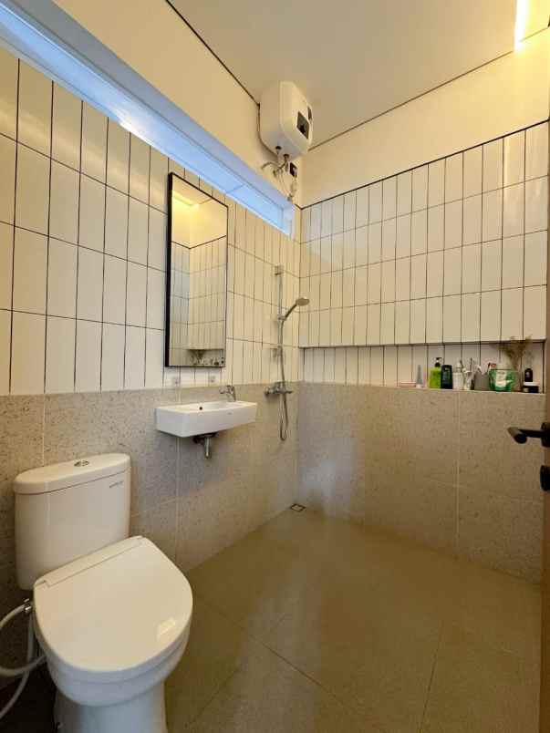 dijual rumah sariharjo kec ngaglik kab