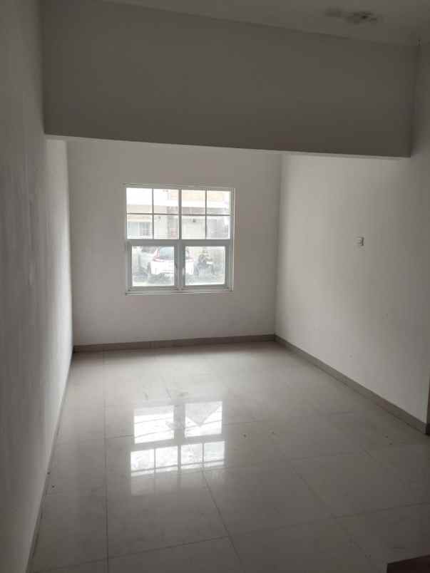 dijual rumah sariwangi