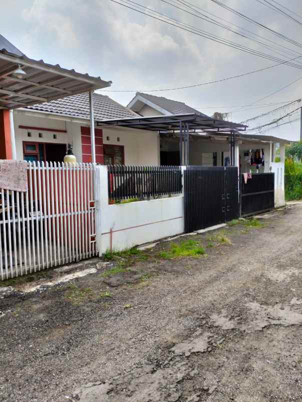 dijual rumah sariwangi regency
