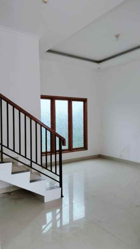 dijual rumah sawangan lama