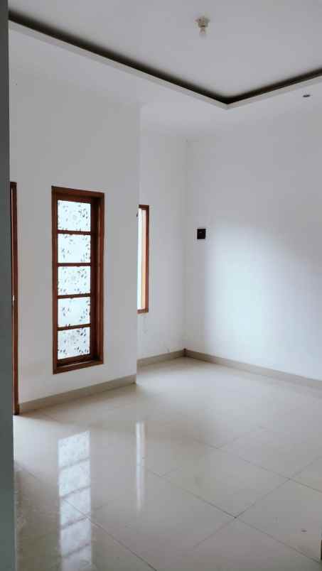 dijual rumah sawangan lama