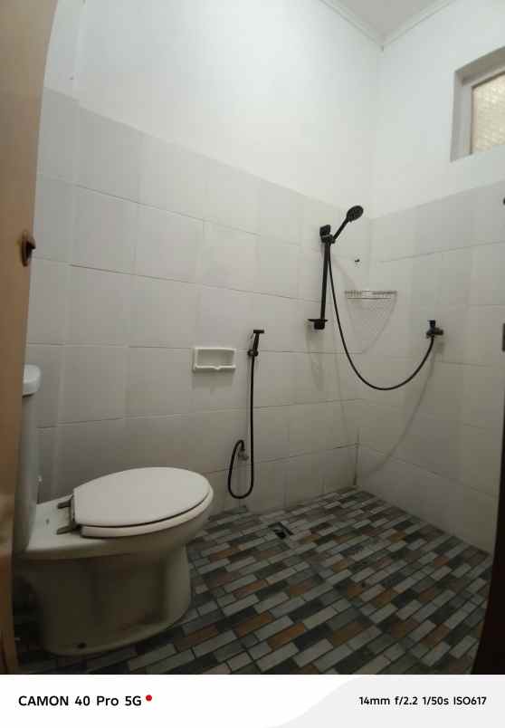 dijual rumah secondary terawat dalam komplek