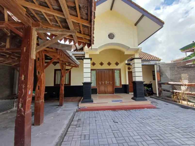 dijual rumah sendangtirto
