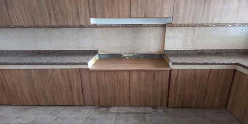 dijual rumah setra sari