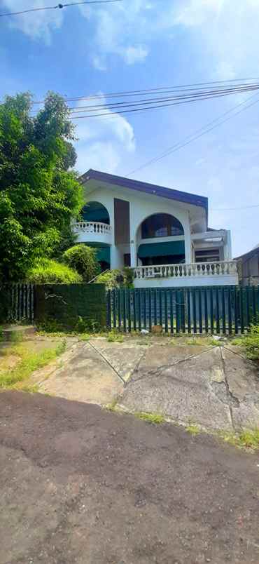 dijual rumah setra sari