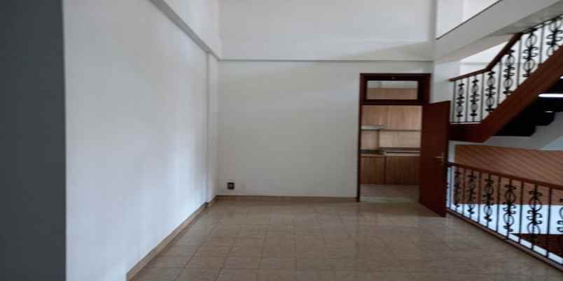 dijual rumah setra sari