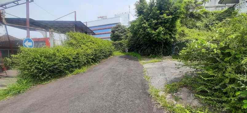 dijual rumah setra sari