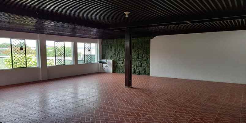 dijual rumah setra sari