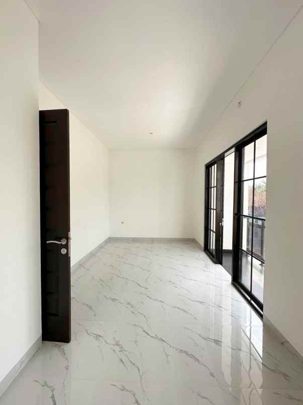 dijual rumah setu cipayung jakarta timur