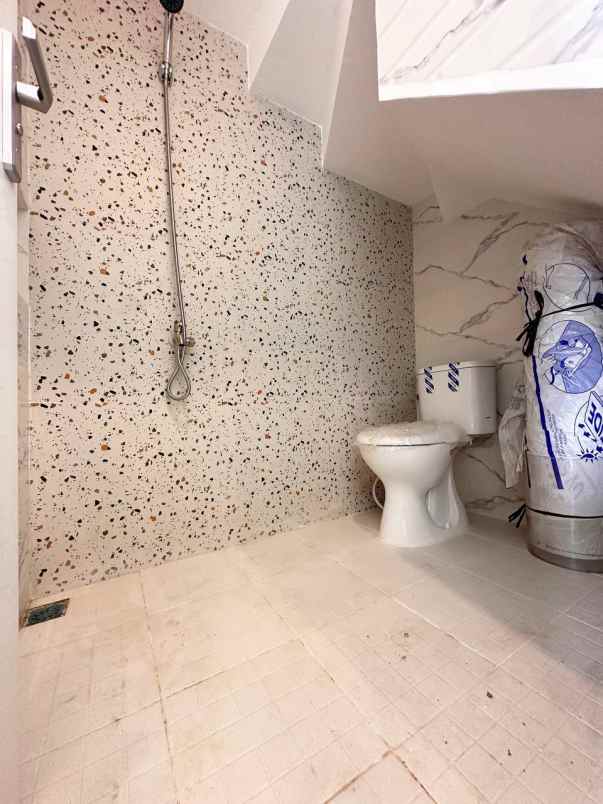 dijual rumah setu cipayung jakarta timur