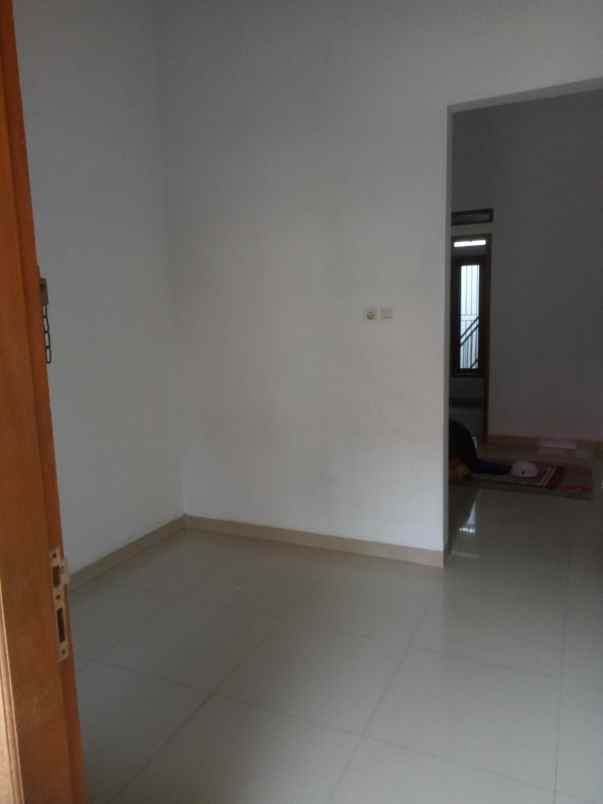 dijual rumah siap huni