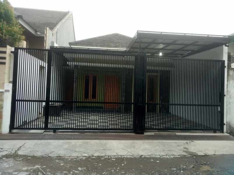 dijual rumah siap huni