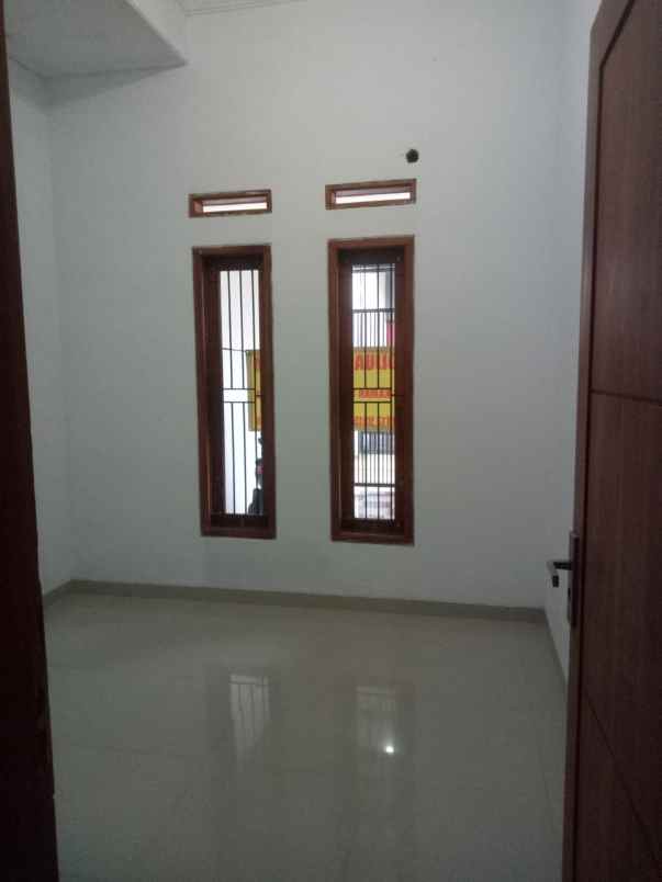 dijual rumah siap huni