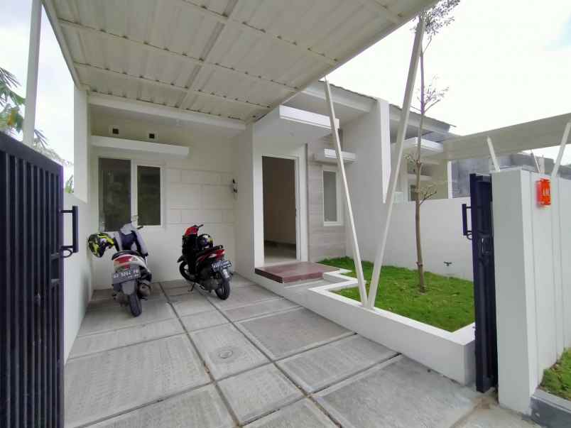 dijual rumah siap huni di perumahan cluster prambanan