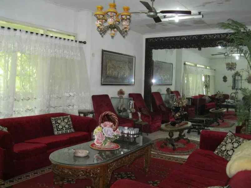 dijual rumah simprug garden