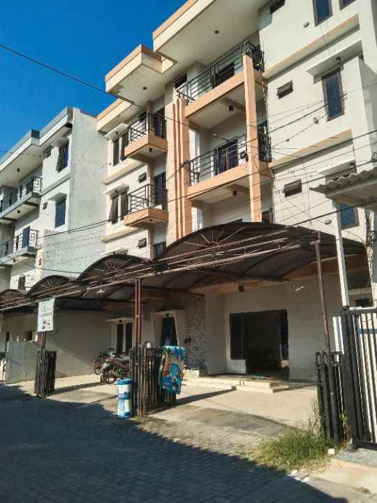 dijual rumah siwalankerto