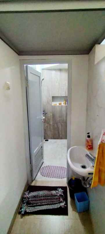 dijual rumah srengseng sawah