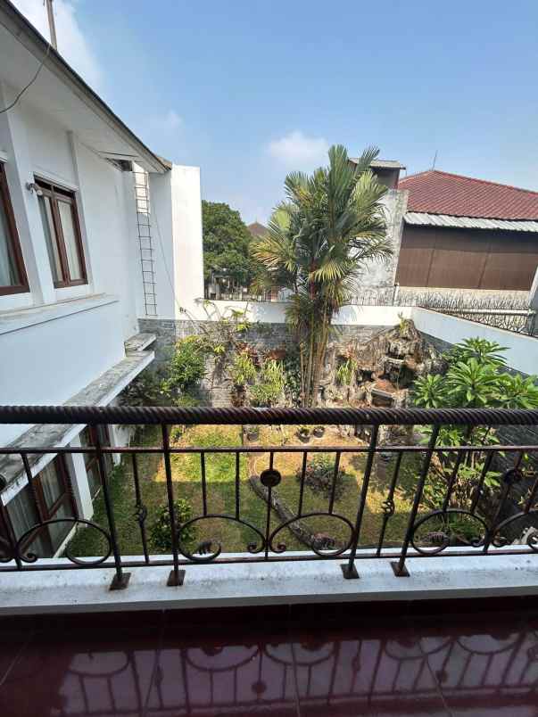 dijual rumah strategis di jl batununggal kota bandung