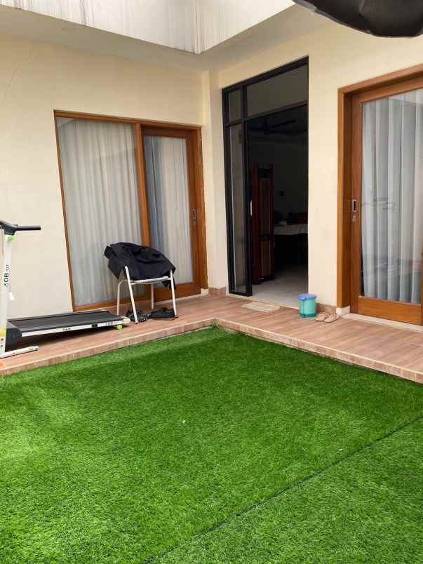 dijual rumah strategis pinggir jalan di jombang raya