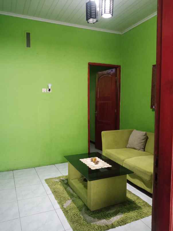 dijual rumah strategis pinggir jalan gemah