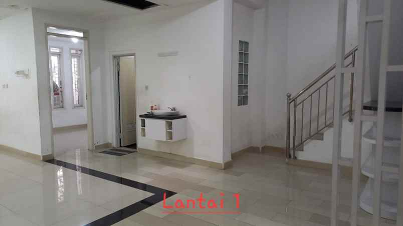 dijual rumah sukanagara dekat griya