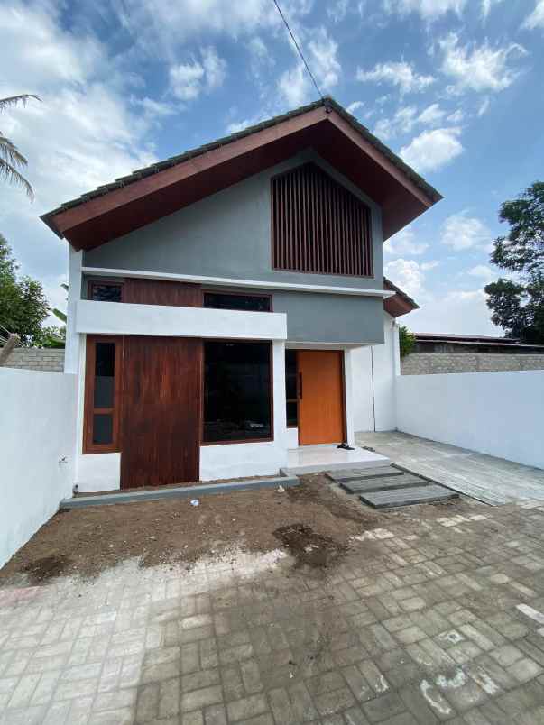 dijual rumah sumberharjo prambanan