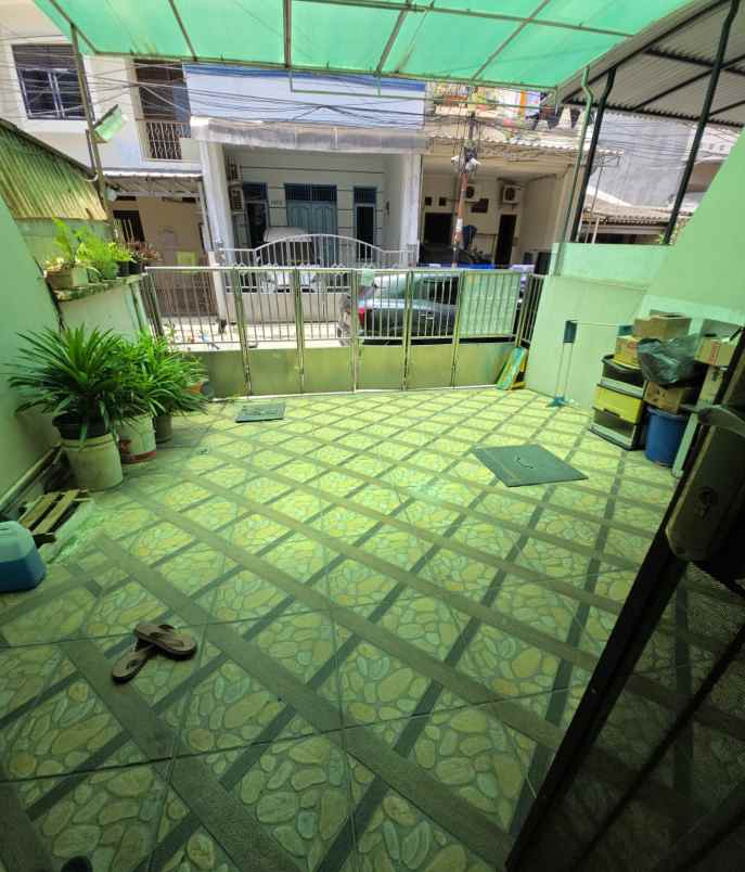 dijual rumah summarecon kelapa molek