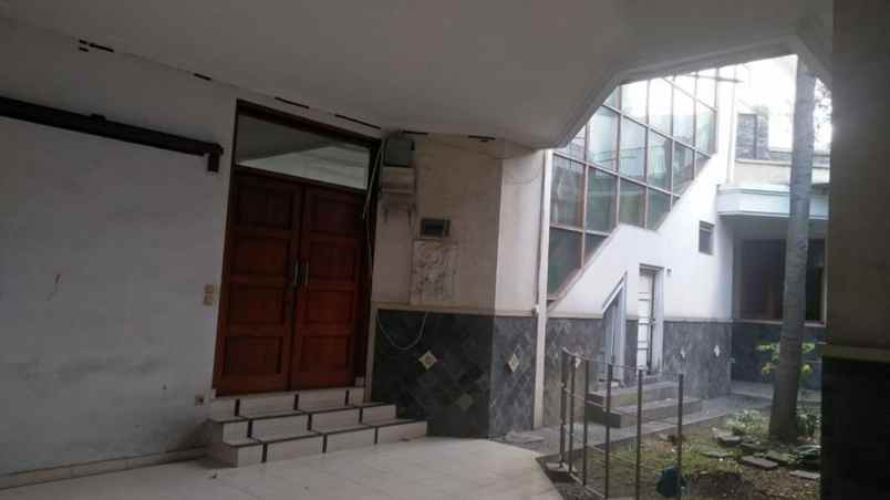 dijual rumah supratman