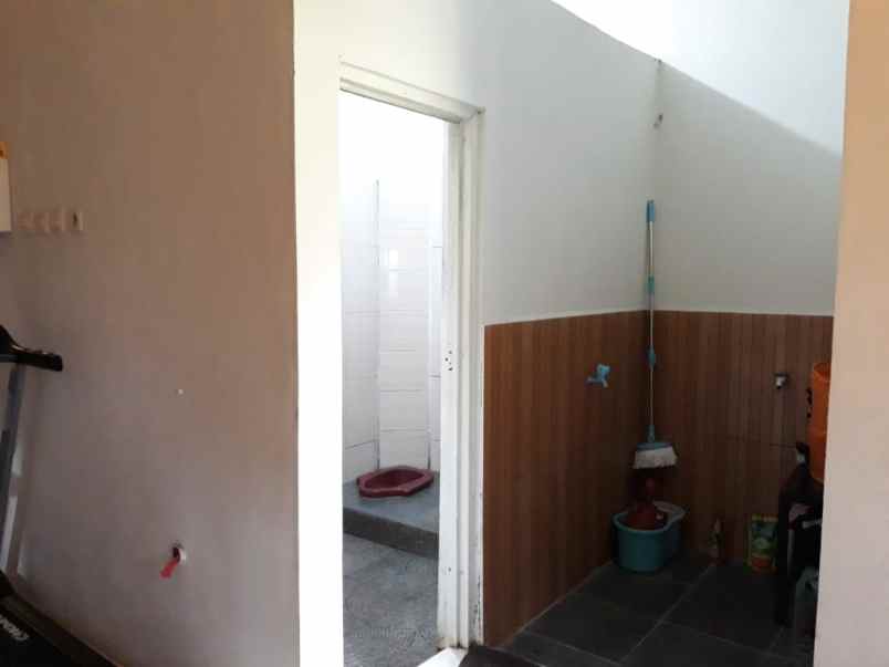 dijual rumah suradita