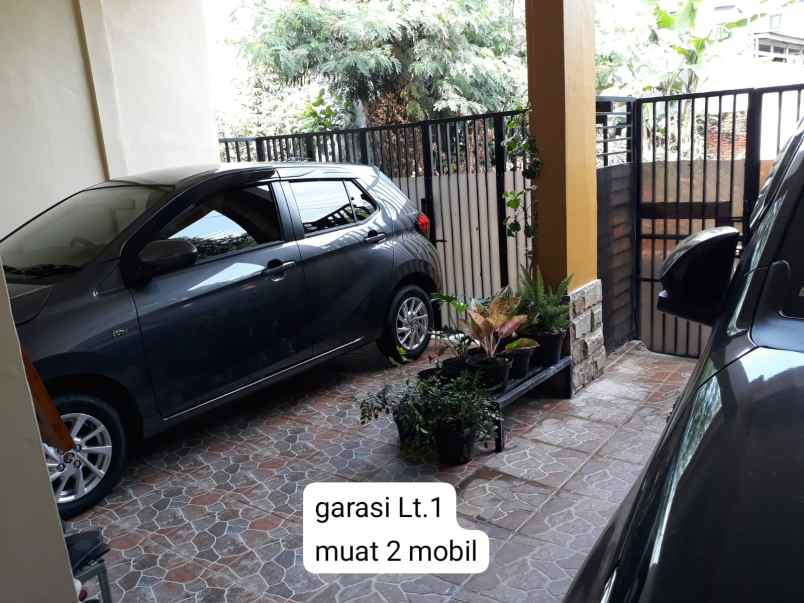 dijual rumah suradita