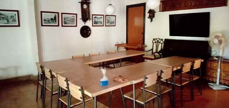 dijual rumah surapati