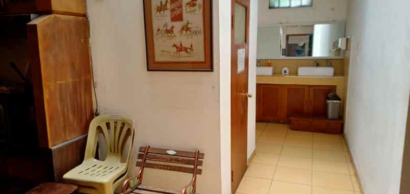 dijual rumah surapati