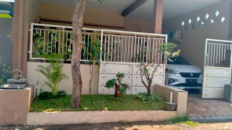 dijual rumah surya residence