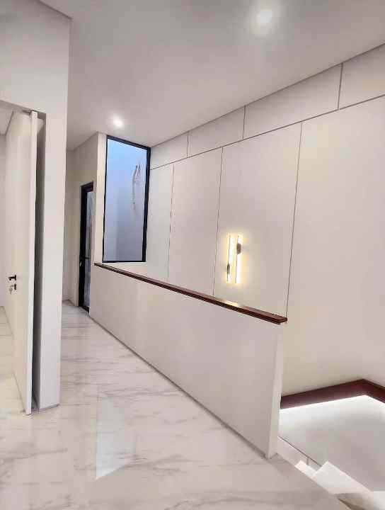 dijual rumah sutorejo prima